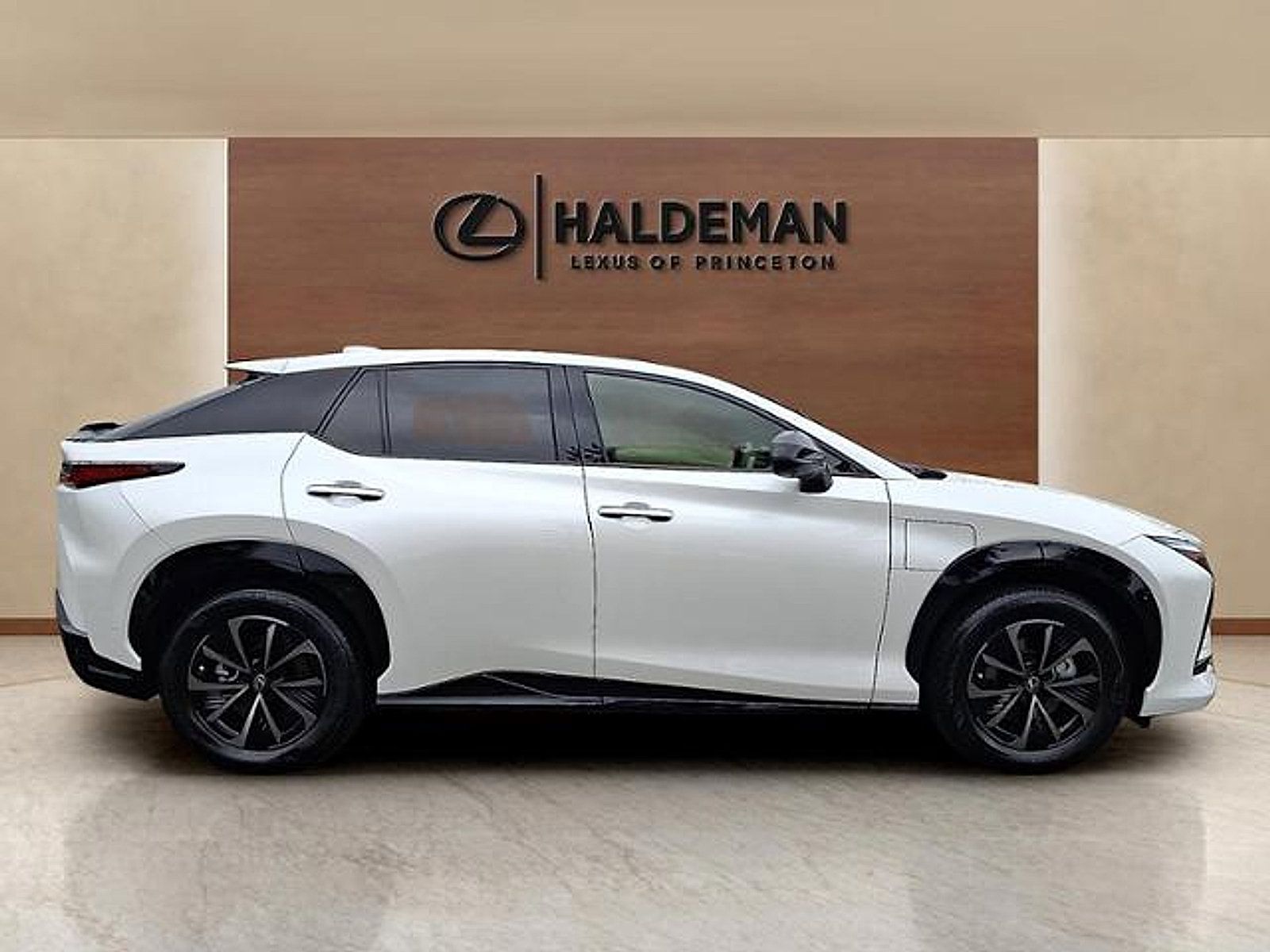 Used 2026 Lexus RZ 450e AWD w/ Technology Package image 7