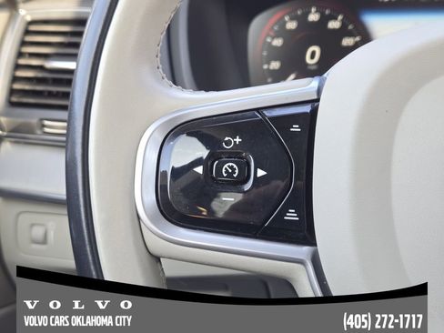 Certified 2022 Volvo XC90 T5 Momentum w/ Protection Package Premier image 27