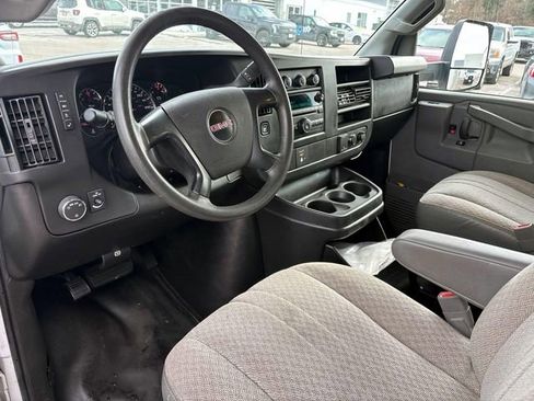 Used 2016 GMC Savana 3500 image 9