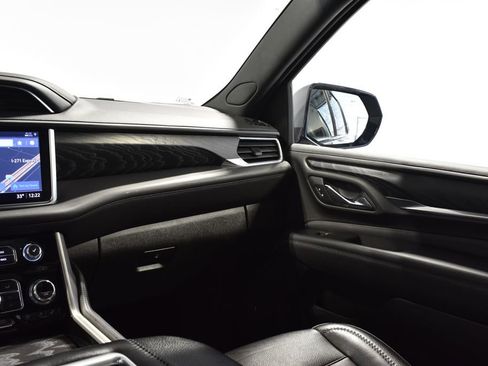 Used 2021 GMC Yukon Denali w/ Denali Premium Package image 18