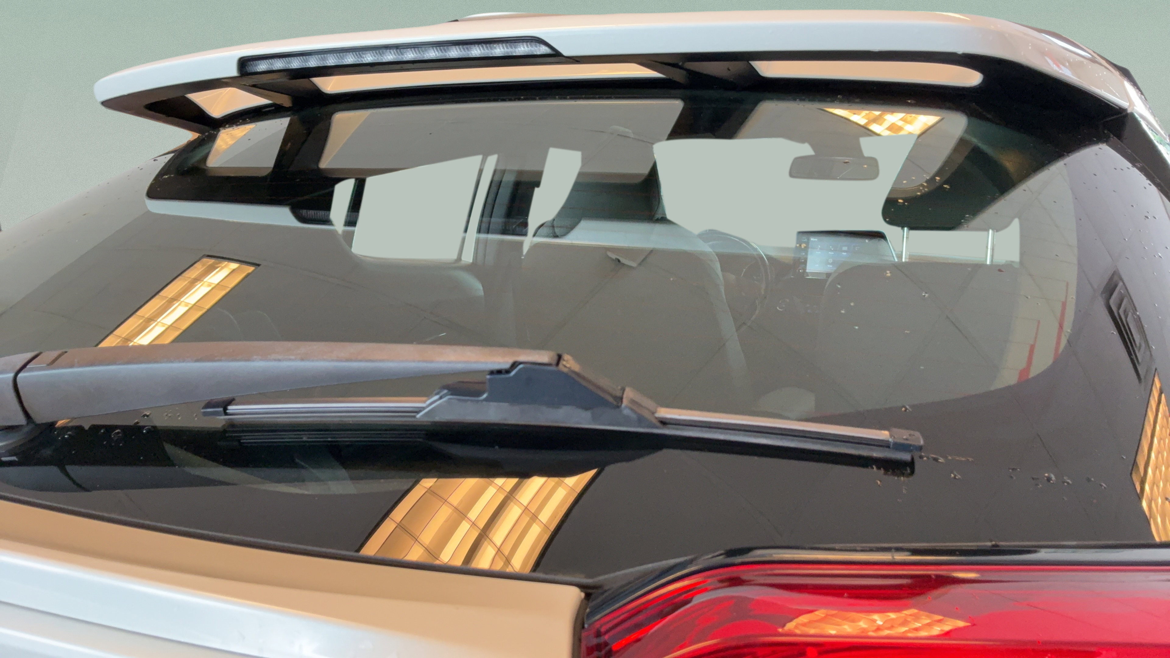 Used 2019 Toyota C-HR XLE FWD image 40
