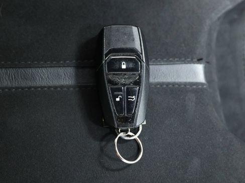 Used 2020 Aston Martin V8 Vantage Coupe RWD image 7
