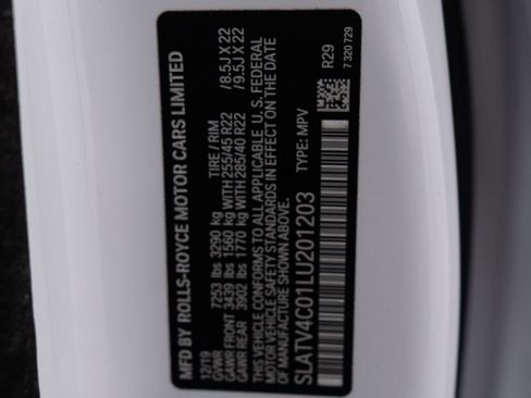 Certified 2020 Rolls-Royce Cullinan AWD/4WD image 58
