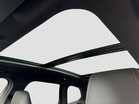 Used 2025 BMW X1 xDrive28i w/ Convenience Package image 17