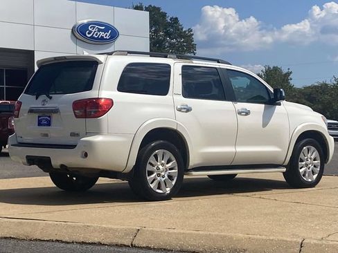 Used 2014 Toyota Sequoia Platinum RWD image 3