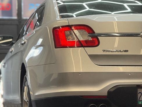 Used 2012 Ford Taurus SEL image 10