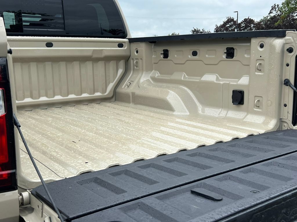 Used 2023 GMC Canyon AT4 AWD/4WD image 9