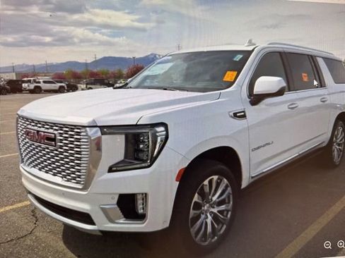 Used 2023 GMC Yukon XL Denali w/ Denali Reserve Package image 1