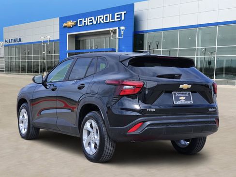 New 2026 Chevrolet Trax LS w/ LS Convenience Package image 4