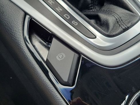 Used 2018 Ford Edge Titanium w/ Equipment Group 302A image 31