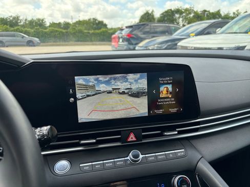 Used 2025 Hyundai Elantra SEL image 23