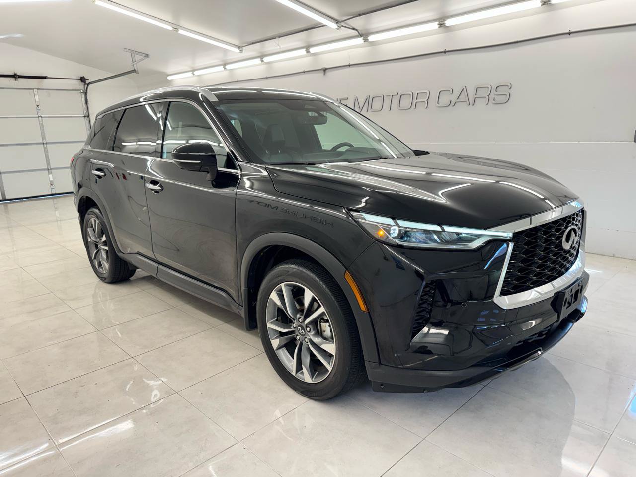Used 2023 INFINITI QX60 Luxe w/ Cargo Package AWD/4WD image 3