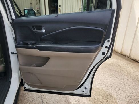 Used 2019 Honda Pilot Touring image 27