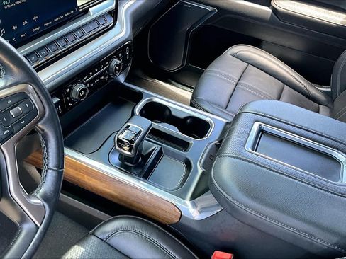 Used 2022 Chevrolet Silverado 1500 High Country w/ High Country Premium Package RWD image 17