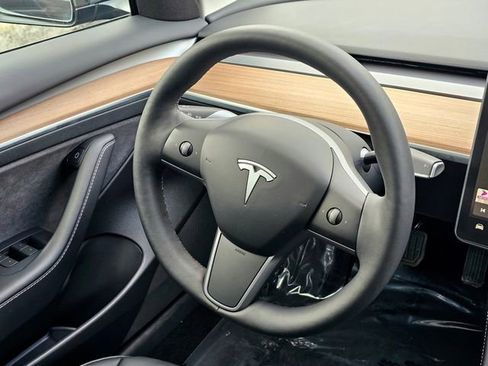 Used 2023 Tesla Model 3 Standard Range image 30