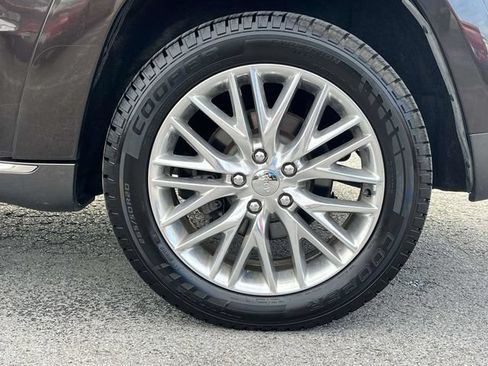 Used 2017 Jeep Grand Cherokee Summit RWD image 11