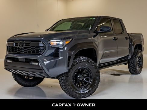 Used 2025 Toyota Tacoma TRD Off-Road image 5