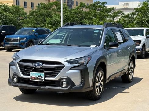 Used 2025 Subaru Outback Premium AWD/4WD image 6