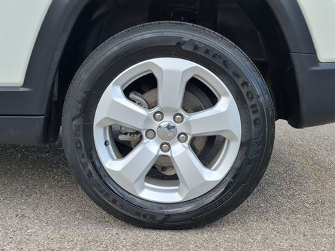 Used 2018 Jeep Compass Latitude w/ Popular Equipment Group AWD/4WD image 22