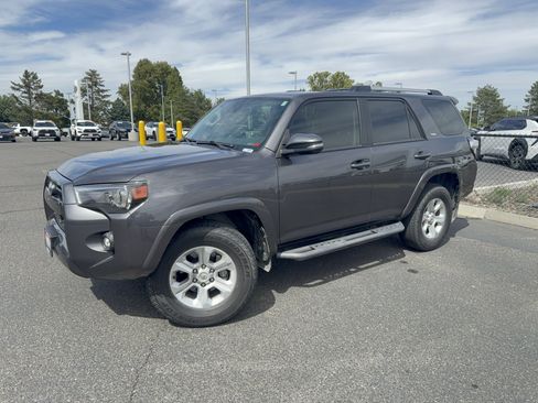 Used 2022 Toyota 4Runner SR5 Premium w/ Moonroof Package AWD/4WD image 35