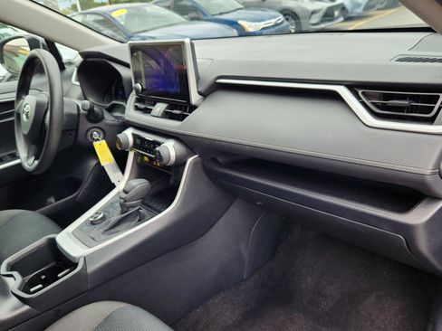 Certified 2025 Toyota RAV4 LE AWD/4WD image 29