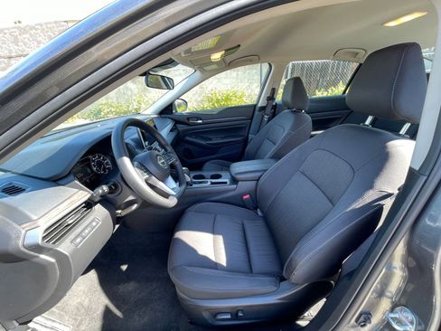 Used 2025 Nissan Altima 2.5 SV image 29