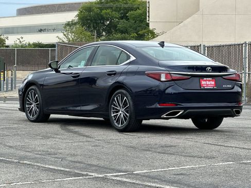 Used 2023 Lexus ES 350 w/ Premium Package FWD image 5