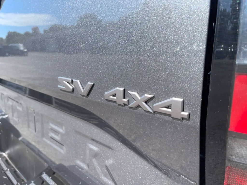 Used 2023 Nissan Frontier SV AWD/4WD image 13