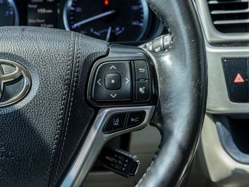 Used 2019 Toyota Highlander Limited AWD/4WD image 35