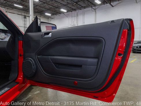 Used 2005 Ford Mustang GT Premium RWD image 33