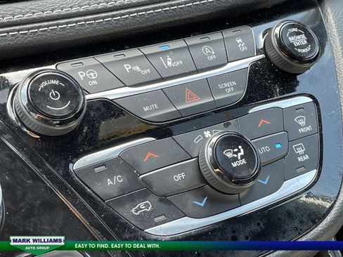 Used 2024 Chrysler Pacifica Limited w/ S Appearance Package image 21