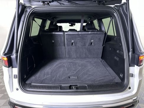 Used 2024 Jeep Wagoneer L Series III w/ Flexible Seating Group AWD/4WD image 27