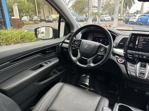 Certified 2024 Honda Odyssey Touring image 17