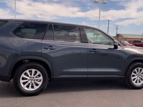 Used 2026 Toyota Grand Highlander AWD image 2