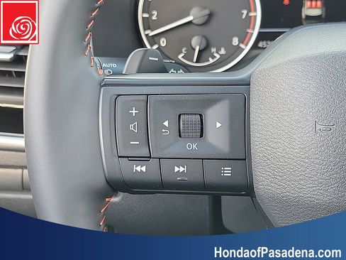 Used 2025 Nissan Rogue SV image 11