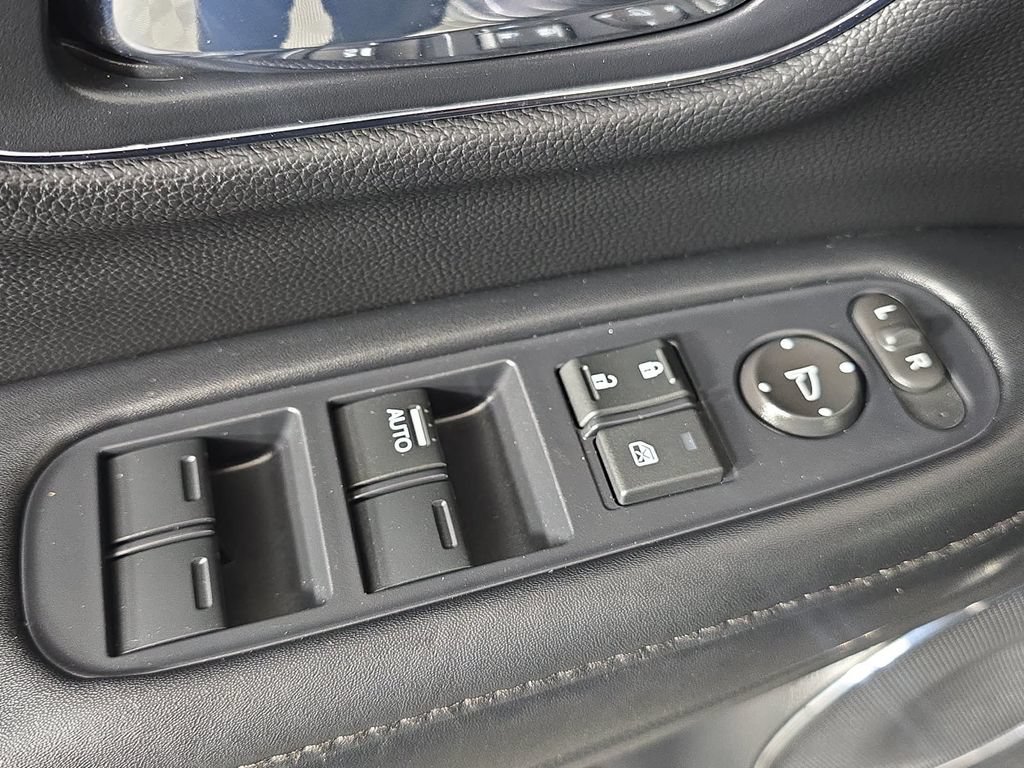Used 2022 Honda HR-V EX-L image 24