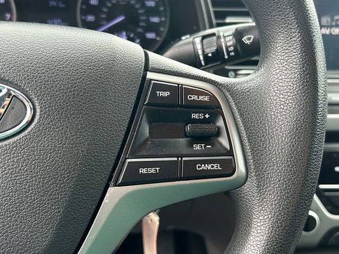 Used 2017 Hyundai Elantra SE FWD image 15