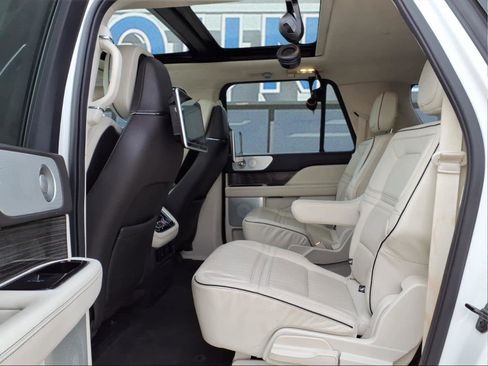 Used 2020 Lincoln Navigator L Black Label image 11