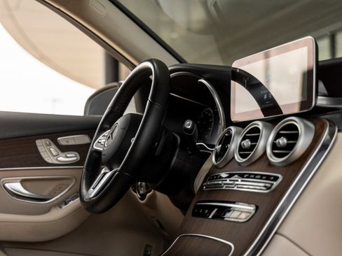 Used 2021 Mercedes-Benz GLC 300 4MATIC w/ Multimedia Package image 46