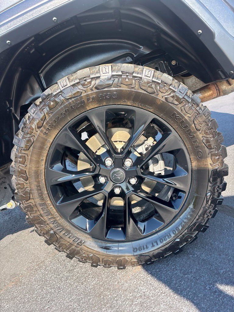 Used 2025 Jeep Gladiator Sport AWD/4WD image 7