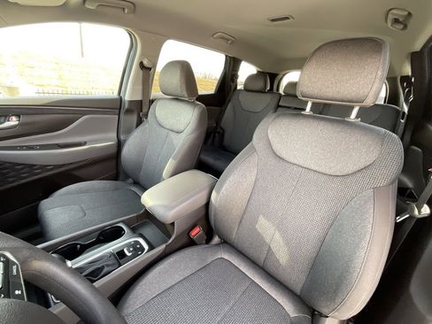 Used 2019 Hyundai Santa Fe SE image 11