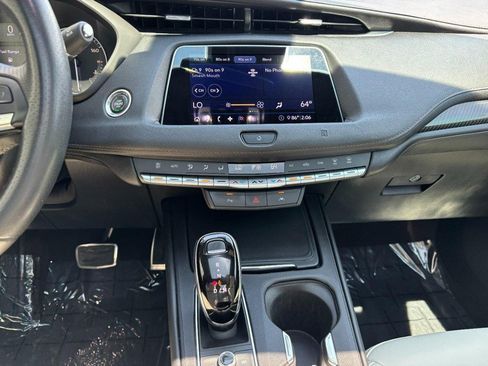 Used 2020 Cadillac XT4 Sport w/ Driver Awareness Package FWD image 17