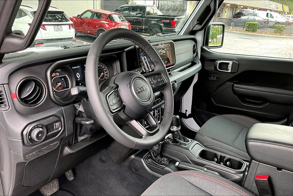 Used 2026 Jeep Wrangler Unlimited Rubicon AWD/4WD image 16