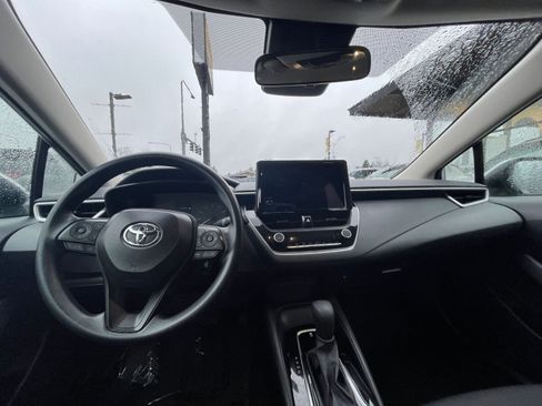 Used 2025 Toyota Corolla LE image 33