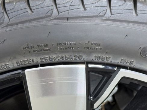 Used 2025 Mitsubishi Outlander AWD image 44