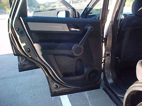 Used 2010 Honda CR-V LX image 12