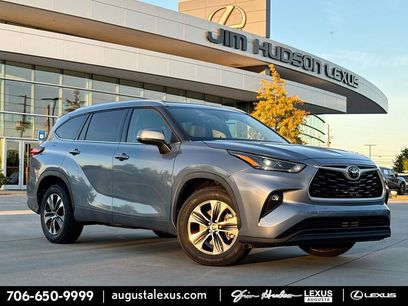 Used 2022 Toyota Highlander XLE