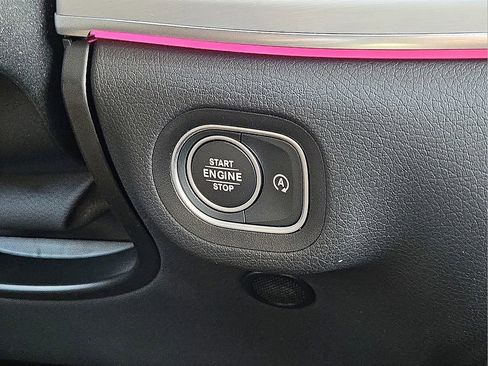 Used 2025 Mercedes-Benz GLS 450 4MATIC image 41