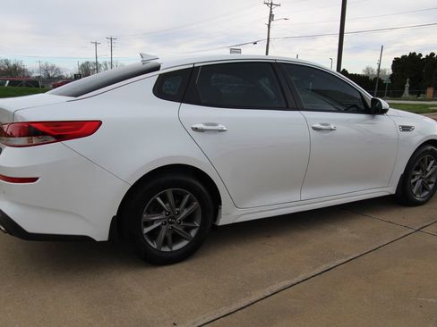 Used 2020 Kia Optima LX image 5