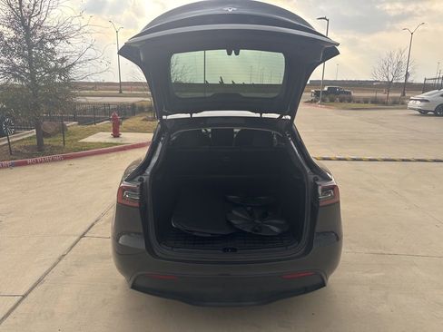 Used 2024 Tesla Model Y Long Range image 20